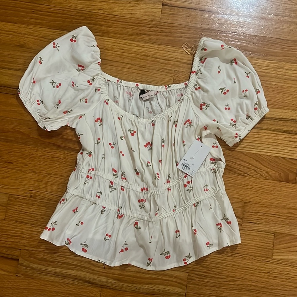 SO White Cherry Puff Sleeve Blouse